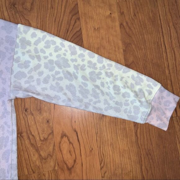 SUNDRY Women's Pastel Rainbow Leopard Cozy Sweatshirt - Picture 11 of 14